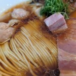 Ramen Break Beats - 器の向きを決めて配膳してます。店員さんも心得ております。