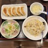 陳餃子亭 - デカい焼き餃子＋半チャーハン(980)