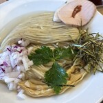 めん処 きよ洲 - キレイにたたまれた麺が旨い！玉ねぎが甘い！