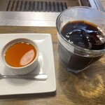 USHIHACHI - デザートのプリンとアイスコーヒー