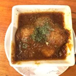 国民酒場 じぃえんとるまん - ガーリックオリオンミートボール：300円