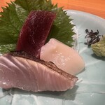 旬彩酒庵 おねぎや - 鮮魚のお造り3点盛り（さわら、ホタテ、マグロ）