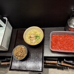 地鶏と沖縄琉球しゃぶしゃぶ 個室居酒屋 くろ凪 - セルフで紅生姜､箸､お水､紙おしぼりを用意します