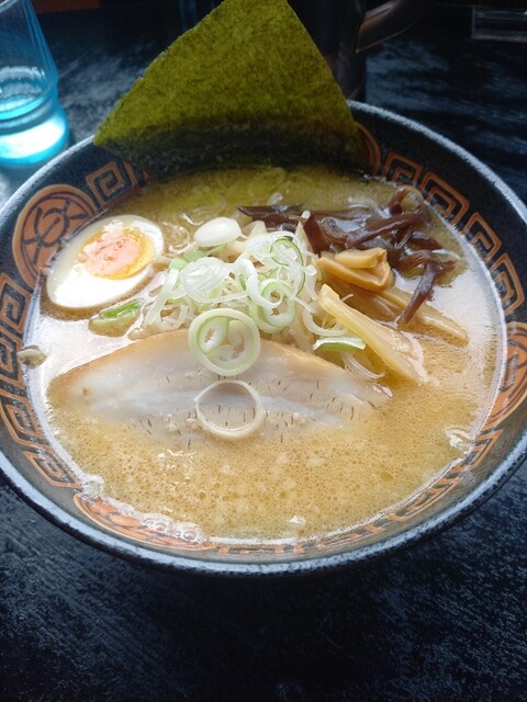 味噌に自信、辛味に自信がありそうですね : 麺や 天嶺