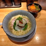 麺家 たけ田 - 熟成伊佐木と鱧の炙り潮蕎麦とハマチと鯵のユッケ丼