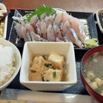ダイニングキッチン えん - とび魚