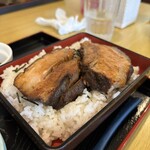 Atterimen Koji - パカッ！！このチャーシュー旨い