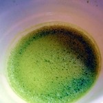 そば処　みかど - 抹茶の立て方も良い感じです。