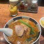支那麺 はしご 本店 - 
