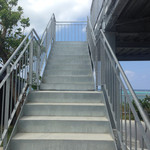 WOOD PECKER Nakijin - テラス席上への階段