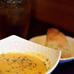 セバス - スープはオニオン豆乳仕立て。