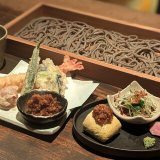 [Lunch Special] Fragrant Soba Noodles and Seasonal Delicacies, One Plate at a Time