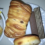 セブンイレブン - リアルで指がふるえてましたモノ。何でしょう、複数の画面やアプリを、同時に開いて起動したりしていたから、これからはスマホをもうちょい労いませうといふ、事なのでしょうか。機種変しようとも思っておりマスが、