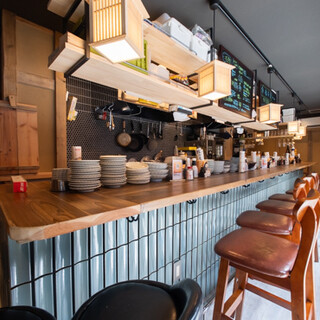 旅のお食事にも最適◎和の趣と木の温もりを感じるモダンな空間