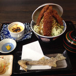 鮎のソースカツ丼！  更にコーヒーとミニケーキ！