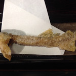 ソースカツ丼に付いてくる鮎の骨せんべい！