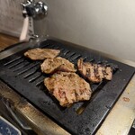 焼肉ぽむる - トンビ