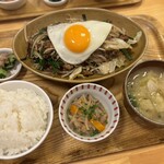 大納言 - 肉ニラ定食 850円