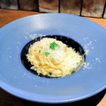 ヴィネリア・タユート - ブーロ・エ・パルミジャーノ