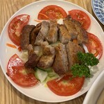 中国小麦粉料理専門店恵泉 - 一品料理の直火焼きチャーシュー