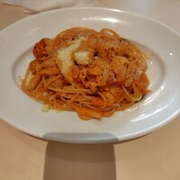 イタリアーナ エノテカ ドォーロ - 家族が選んだ鶏肉のトマトソースパスタ