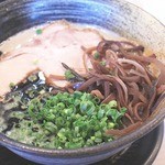 博多ラーメン 池めん 牧之原本店 - 黒とんこつ