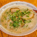博多ラーメン でぶちゃん - 料理写真: