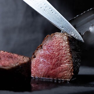 【肉類愛好者必看】品嚐A5等級的雌性和牛，享受牛排與生食的美味