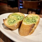 ブルーブックスカフェ - ガーリックトースト 2P