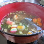 KitchenHaru - カラフルなお麩、わかめ、ねぎの味噌汁