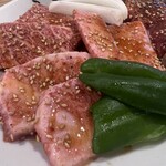 黒毛和牛ホルモン大衆焼肉しんすけ - 