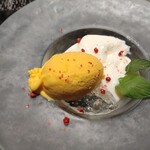 玉峰館 - ココナッツブランマンジェ　マンゴーアイス　レモンジュレ　ピンクペッパー