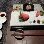 玉峰館 - 漁港より直送鮮魚四種 鮪　鰆　アオリイカ　伊佐木 煎り酒　大島オーシャンソルト　土佐醤油