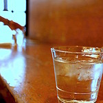 トマト - 店内のCapaはテーブル席12席・カウンアー３席