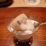 伯雲 - 山梨県産の白桃とヨーグルトのアイス