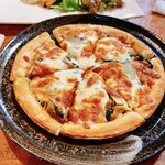 丸太小屋レストラン  びんずる - 山の幸ピザ