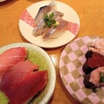 南房総 やまと寿司 おゆみ野店 - まぐろ3貫　青魚3貫　彩3貫