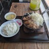 肉食堂 最後にカツ。