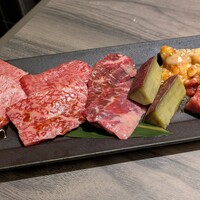 近江うし焼肉 にくTATSU 日本橋室町店 - 