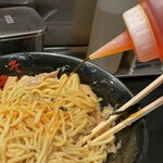 東京油組総本店 - ラー油かけます