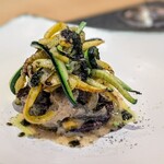 SINQ - ４・天然スッポン・ズッキーニのソテー　イカスミ塩　用宗のワカメ酢