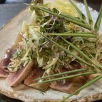 Izakaya Suzuno - まぐろレアステーキ〜薬味ポンズバター〜700円