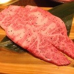 飛騨牛焼肉　武蔵 - 史上最強カルビ(\2136)、こちらのお店のＮｏ１焼肉メニュー@2014/9/27