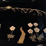 五代目 野田岩 麻布飯倉本店 - ものすごくたくさんの季節絵の重箱をお持ちで流石