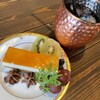 山くじらカフェ - ビターキャラメルケーキ、水出しアイスコーヒー