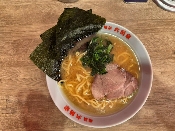 戸塚区下倉田町から移転』by スライ・ワンカップ : ラーメン六角
