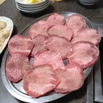 トミホルモン - 塩タン　２人前