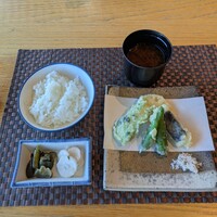 日本料理おおみ - 揚物、食事、留椀