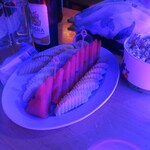 New Cow Boy Pub - フルーツ盛り合わせ、ポップコーン