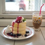 トタンコットンカフェ - 料理写真:7月　ブルーベリーフロマージュ